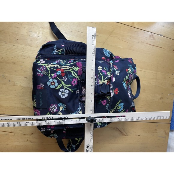 Vera Bradley Itsy Ditsy Floral Daytripper Backpack BEAUTIFUL ROOMY main image 4